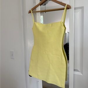 NWT TIGER MIST MIDORI BANDAGE DRESS YELLOW SIZE SMALL